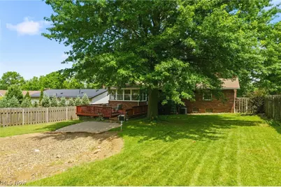 912 S Azalea Boulevard, Barberton, OH 44203 - Photo 23