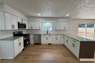 1281 S Hawkins Ave, Akron, OH 44320 - Photo 7
