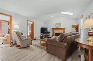 5905 Shetland Cir NE, Canton, OH 44721 - Photo 15