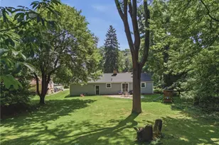 1693 Meadowlane Dr SE, Canton, OH 44709 - Photo 7