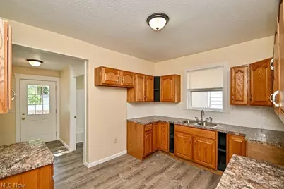 607 Broad Avenue NW, Canton, OH 44708 - Photo 9