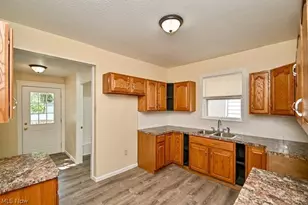607 Broad Ave NW, Canton, OH 44708 - Photo 9