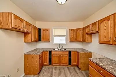 607 Broad Avenue NW, Canton, OH 44708 - Photo 7