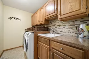 6915 Harbor Dr NW, Canton, OH 44718 - Photo 27