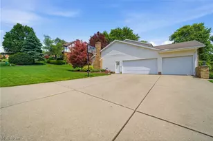 6915 Harbor Dr NW, Canton, OH 44718 - Photo 5