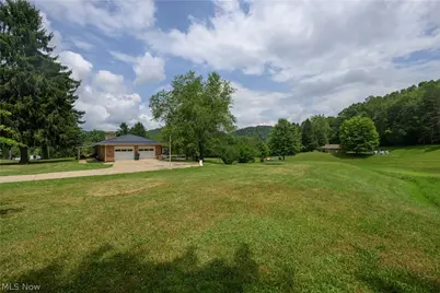 6091 Mills Drive SE, Uhrichsville, OH 44683 - Photo 5