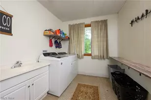 6091 Mills Dr SE, Uhrichsville, OH 44683 - Photo 29