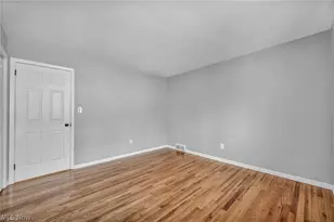 17914 Chagrin Blvd, Huber Heights, OH 44122 - Photo 29