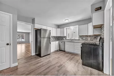 17914 Chagrin Boulevard, Huber Heights, OH 44122 - Photo 5