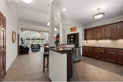 556 Hyannis Port Circle, Avon Lake, OH 44012 - Photo 5
