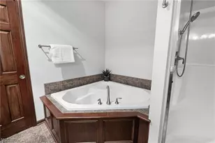 556 Hyannis Port Cir, Avon Lake, OH 44012 - Photo 19