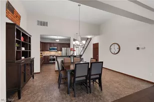 556 Hyannis Port Cir, Avon Lake, OH 44012 - Photo 9