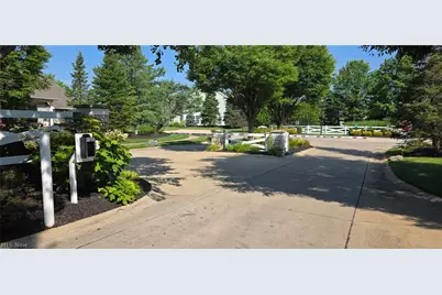 556 Hyannis Port Circle, Avon Lake, OH 44012 - Photo 35