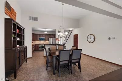 556 Hyannis Port Circle, Avon Lake, OH 44012 - Photo 9