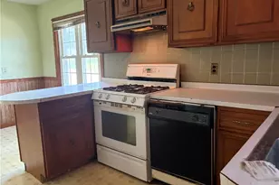 438 Baldwin Rd, Akron, OH 44312 - Photo 7