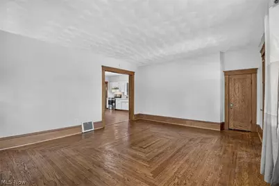 1124 W 6th Street, Lorain, OH 44052 - Photo 9
