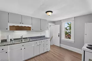 1124 W 6th St, Lorain, OH 44052 - Photo 5