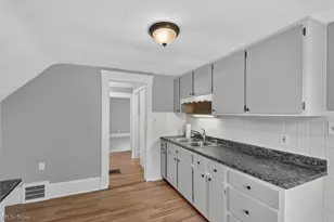 1124 W 6th St, Lorain, OH 44052 - Photo 25