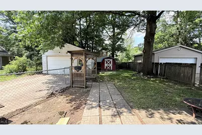 592 Lindell Street, Akron, OH 44305 - Photo 7