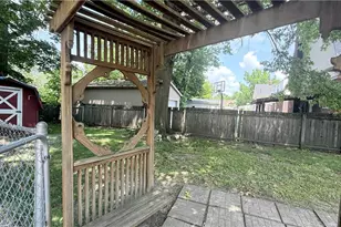592 Lindell St, Akron, OH 44305 - Photo 9