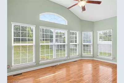 3193 Bickleigh Circle, Akron, OH 44312 - Photo 9