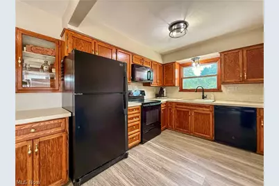 783 E Cassell Avenue, Barberton, OH 44203 - Photo 5
