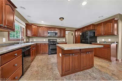 412 Brittany Lane, Jefferson, OH 44047 - Photo 7