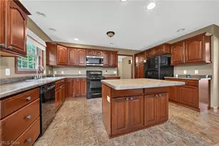 412 Brittany Ln, Jefferson, OH 44047 - Photo 7