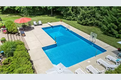 9305 Roryanna Drive, Chardon, OH 44024 - Photo 5