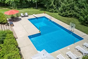9305 Roryanna Dr, Chardon, OH 44024 - Photo 5