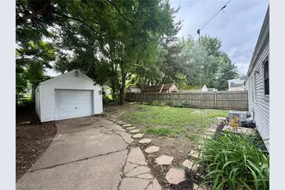 839 Sarcee Avenue, Akron, OH 44305 - Photo 5