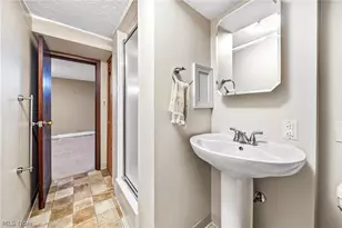 183 Erieview Dr, Eastlake, OH 44095 - Photo 25