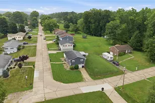 14 Maple Dr, Williamstown, WV 26187 - Photo 5