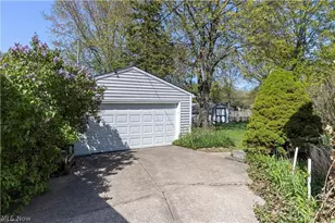 8295 Mentorwood Dr, Mentor, OH 44060 - Photo 3