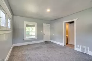 2216 10th St SW, Akron, OH 44314 - Photo 7