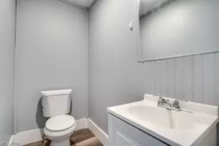 2216 10th St SW, Akron, OH 44314 - Photo 9
