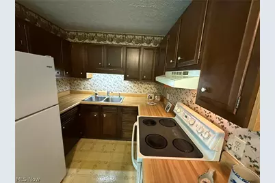 1019 Gordon Square NE, Bolivar, OH 44612 - Photo 5