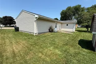 1019 Gordon Square NE, Bolivar, OH 44612 - Photo 33