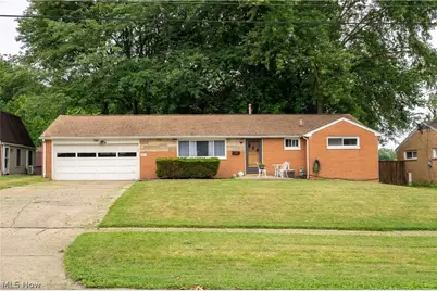 121 Florence Avenue, Alliance, OH 44601 - Photo 1