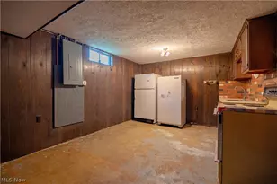 121 Florence Ave, Alliance, OH 44601 - Photo 17
