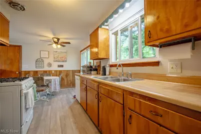 121 Florence Avenue, Alliance, OH 44601 - Photo 9