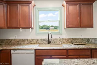 11241 Center Road, Garrettsville, OH 44231 - Photo 7