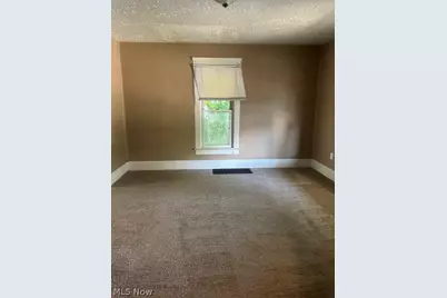 980 Shannon Avenue, Barberton, OH 44203 - Photo 5