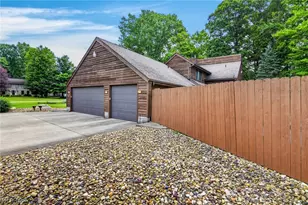 1190 Trails Edge Dr, Hubbard, OH 44425 - Photo 37
