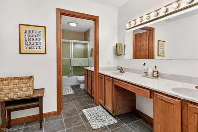 1190 Trails Edge Drive, Hubbard, OH 44425 - Photo 25