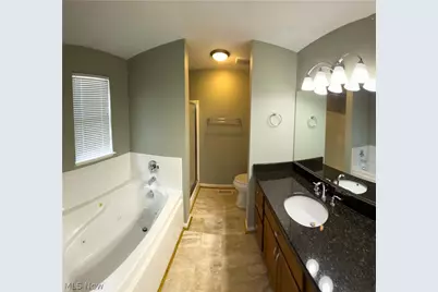 8426 Chester Parkway, Loveland, OH 44106 - Photo 9