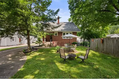 1506 Parkgate Avenue, Akron, OH 44313 - Photo 39