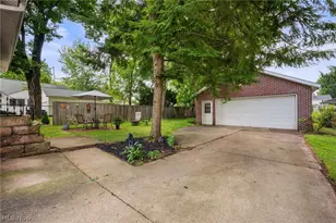 1506 Parkgate Ave, Akron, OH 44313 - Photo 5