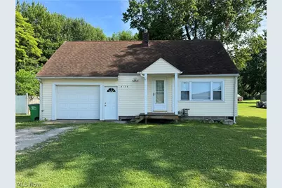 6136 Lake Road W, Ashtabula, OH 44004 - Photo 1