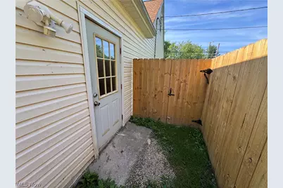6136 Lake Road W, Ashtabula, OH 44004 - Photo 5